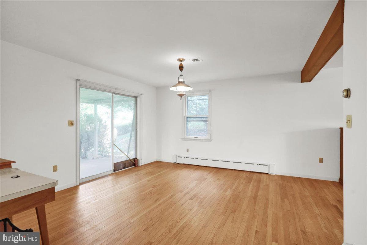 105 Clayton photo 18