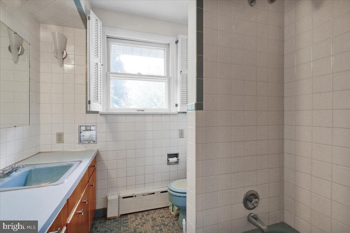 105 Clayton photo 22