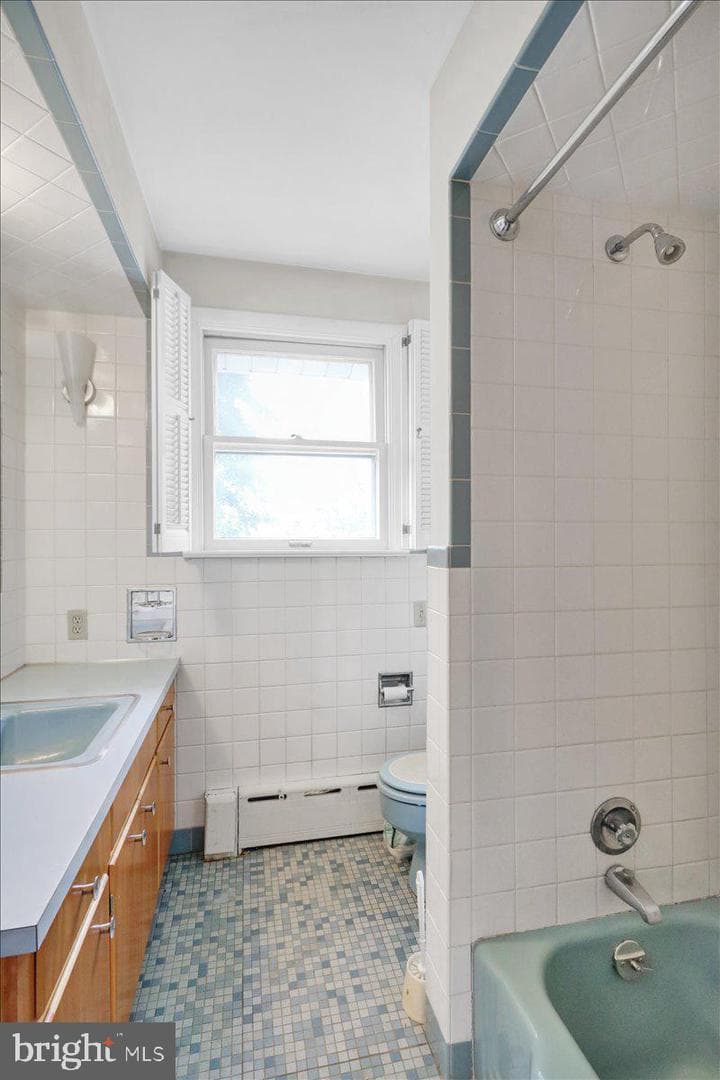 105 Clayton photo 23