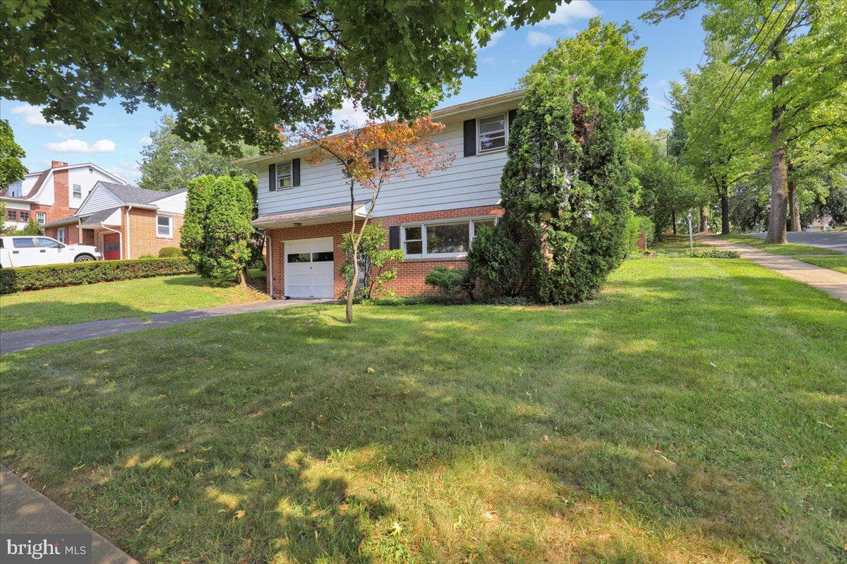 105 Clayton photo 25