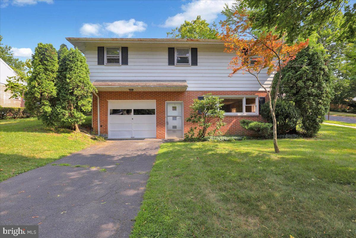 105 Clayton photo 26