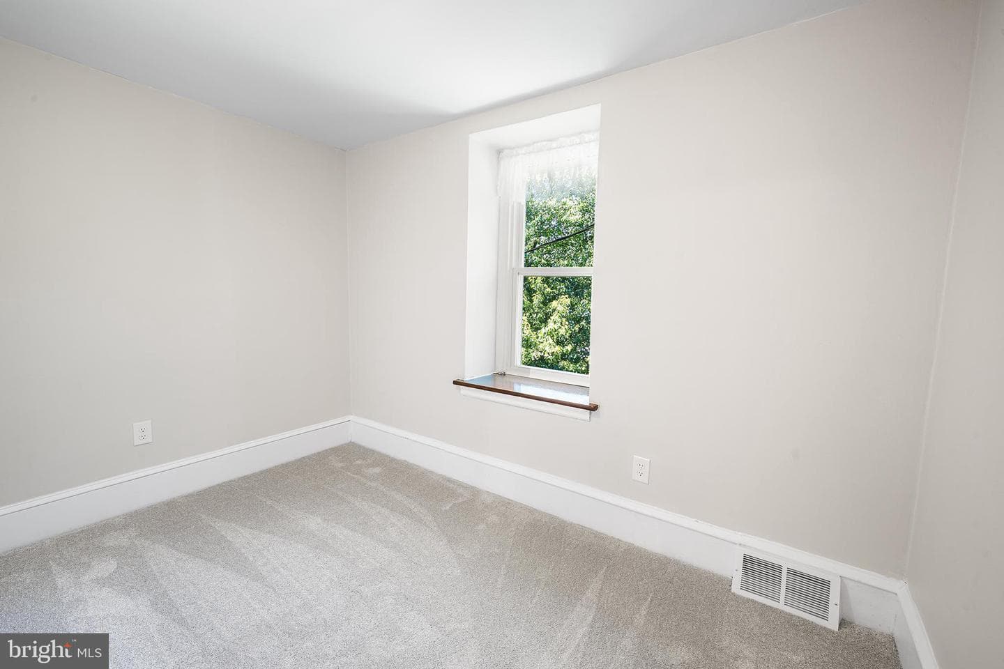 133 Hampton Drive photo 17