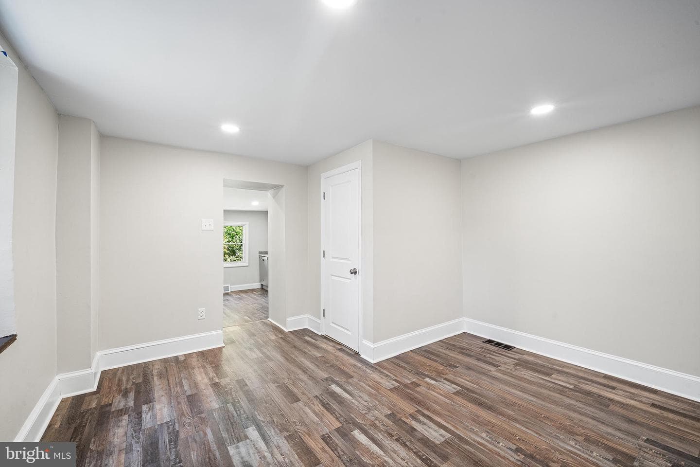 133 Hampton Drive photo 6