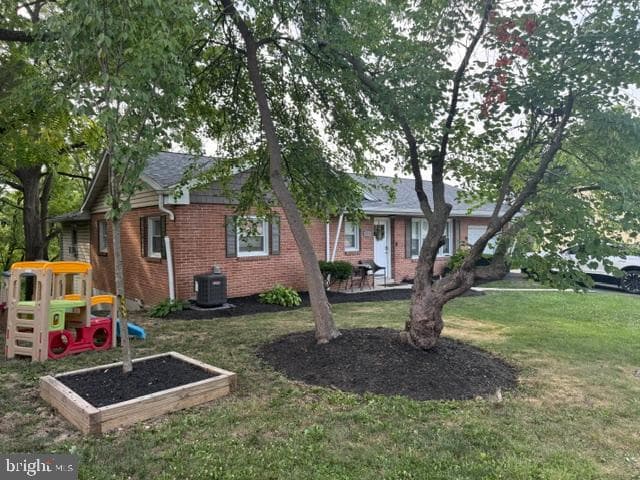 1024 Crestview Avenue photo 2