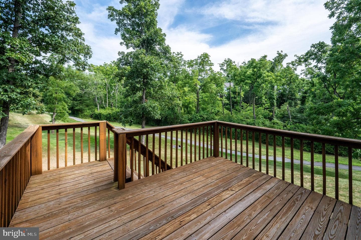 189 Walton Court photo 11