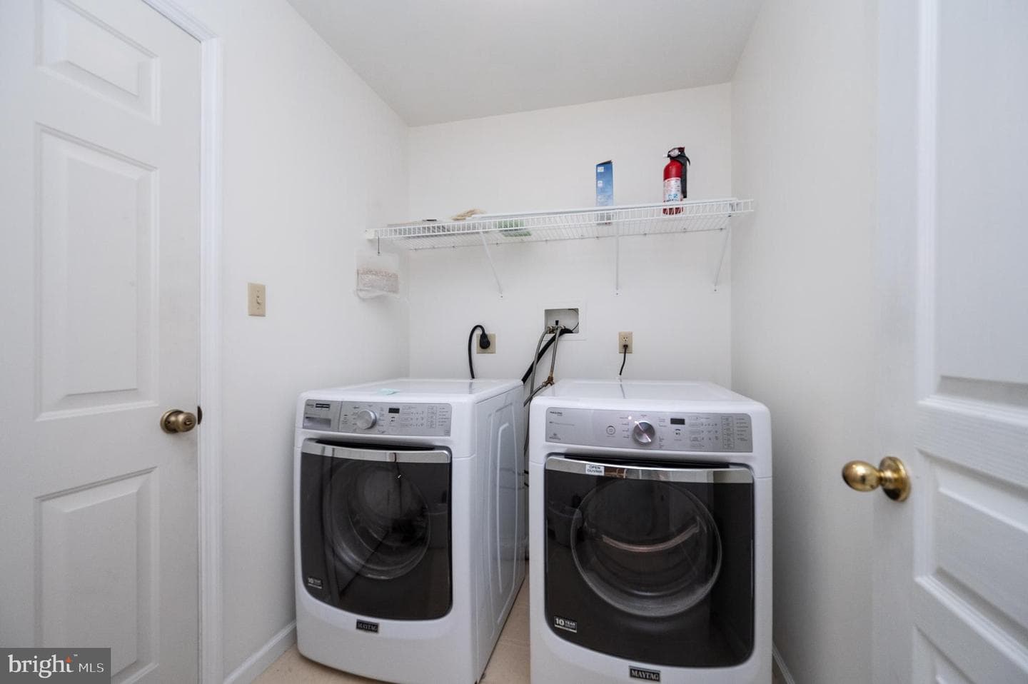 189 Walton Court photo 18