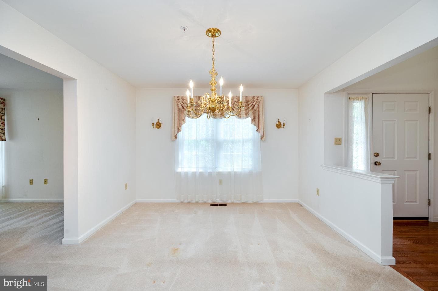 189 Walton Court photo 19