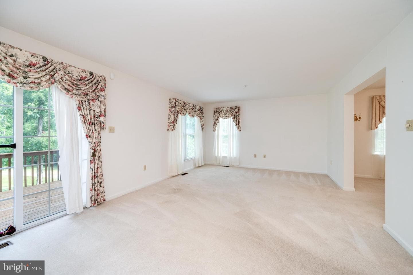 189 Walton Court photo 24