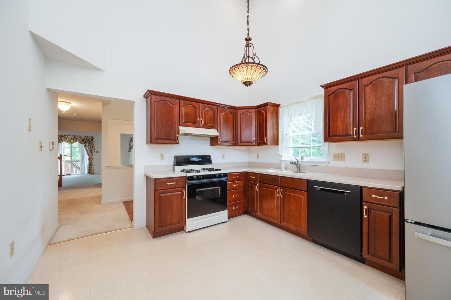 189 Walton Court photo 25