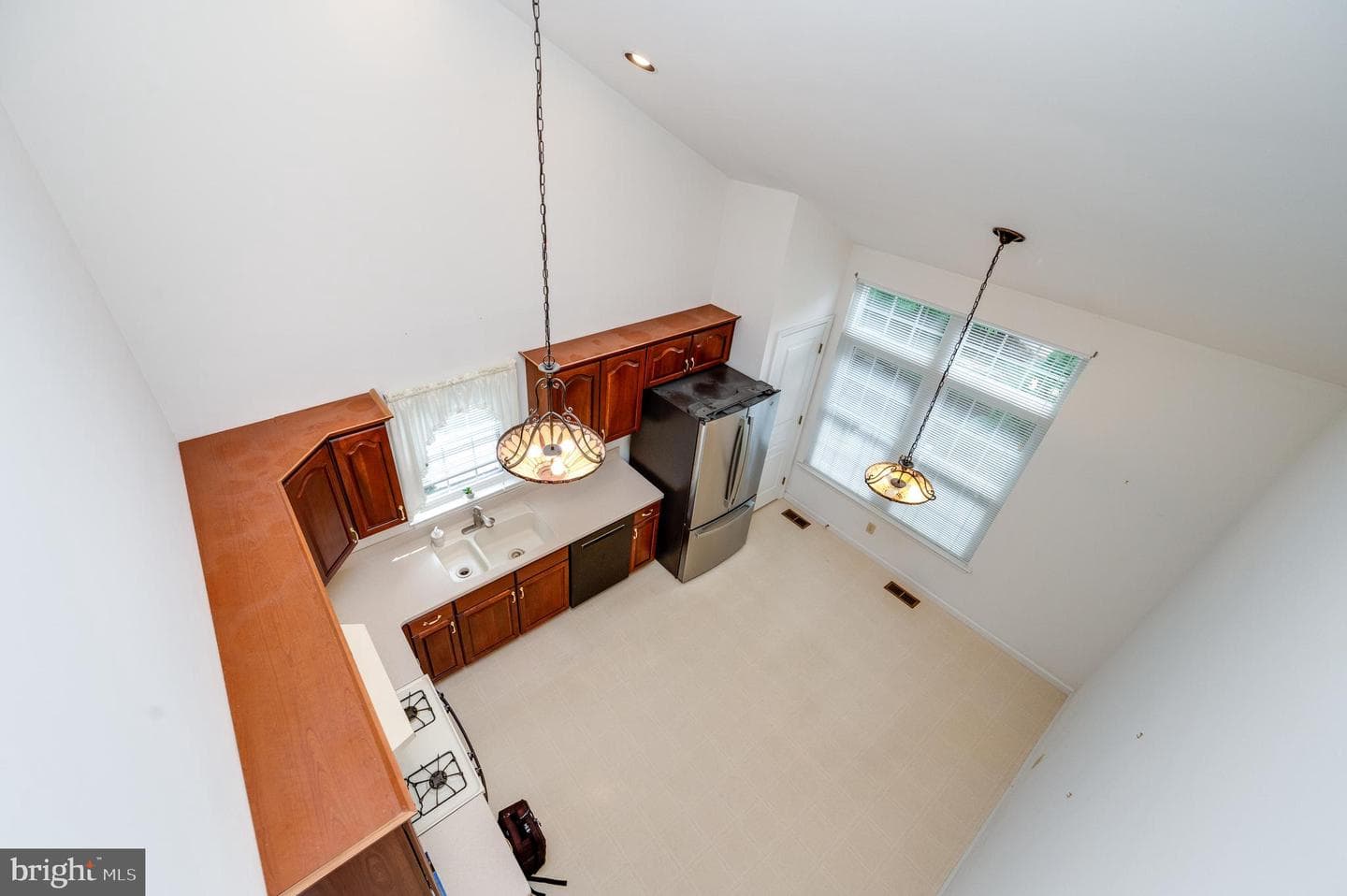 189 Walton Court photo 29