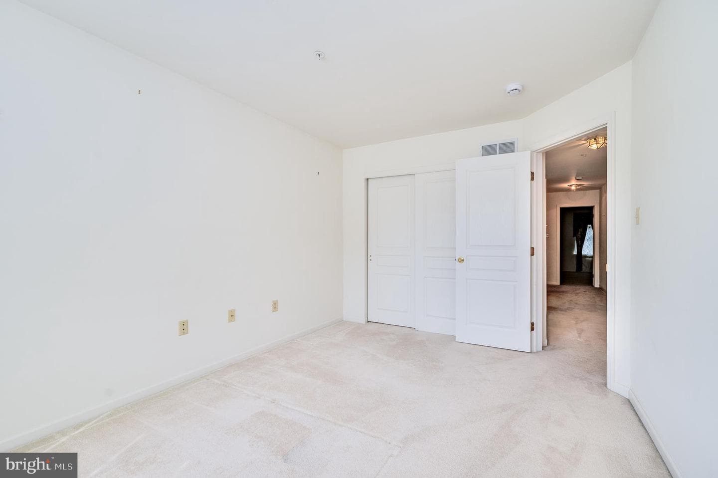 189 Walton Court photo 34
