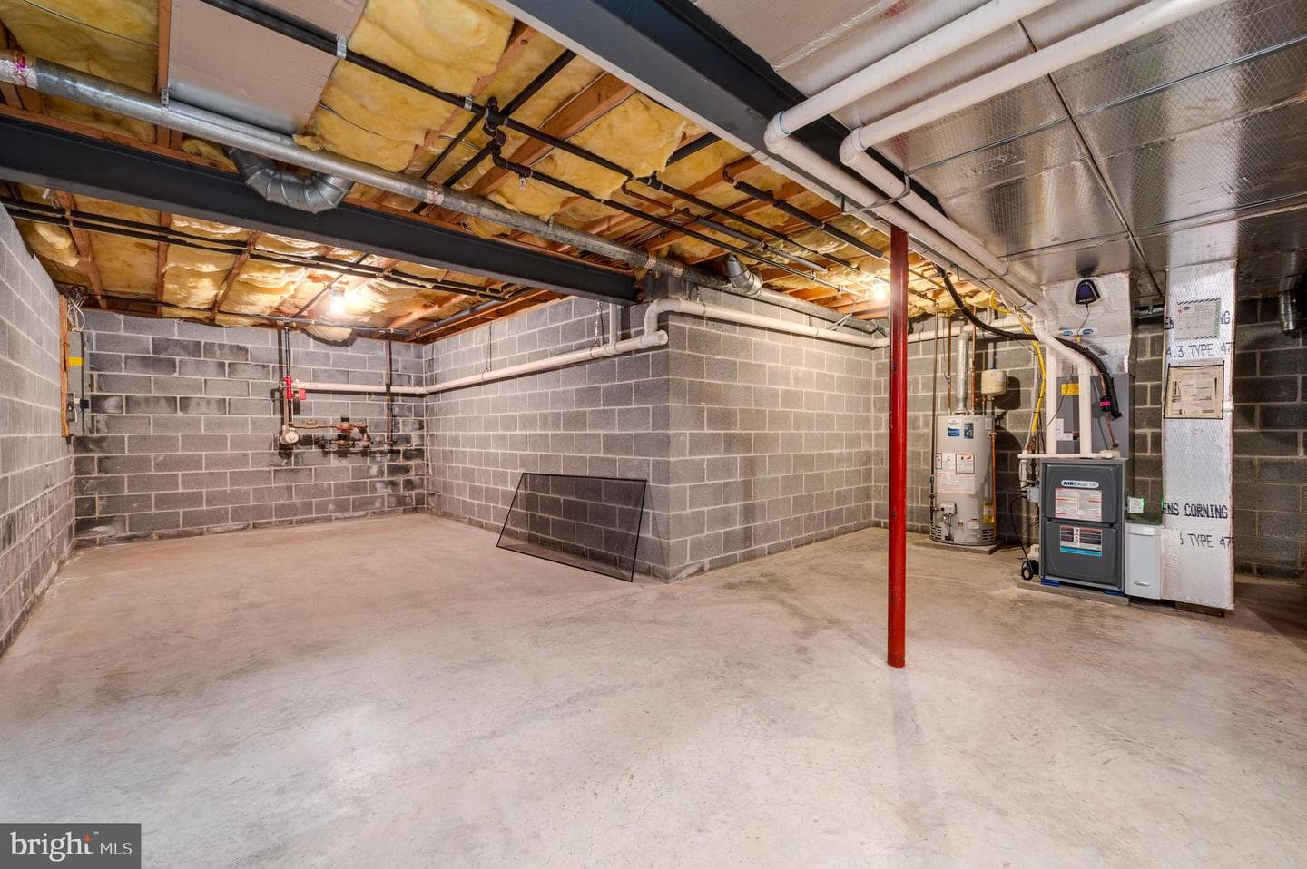 189 Walton Court photo 41