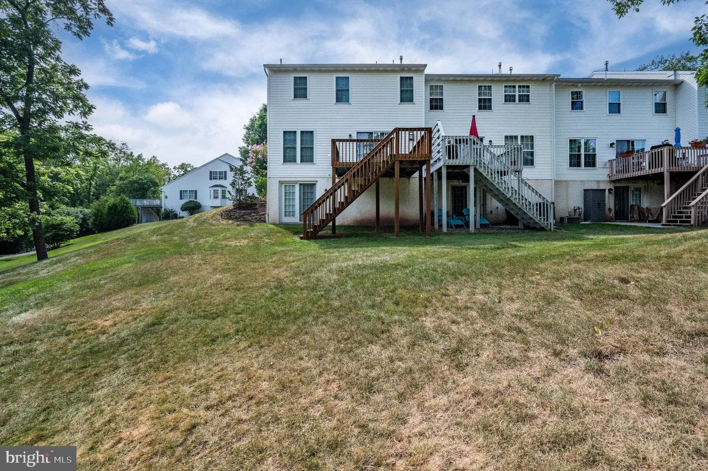 189 Walton Court photo 7