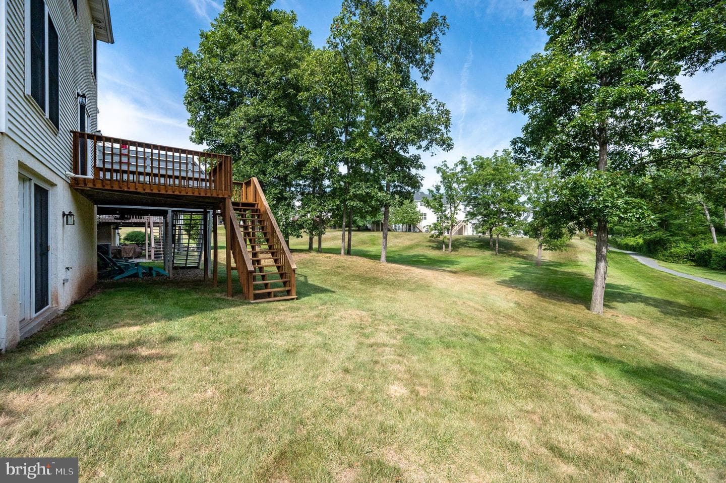 189 Walton Court photo 8