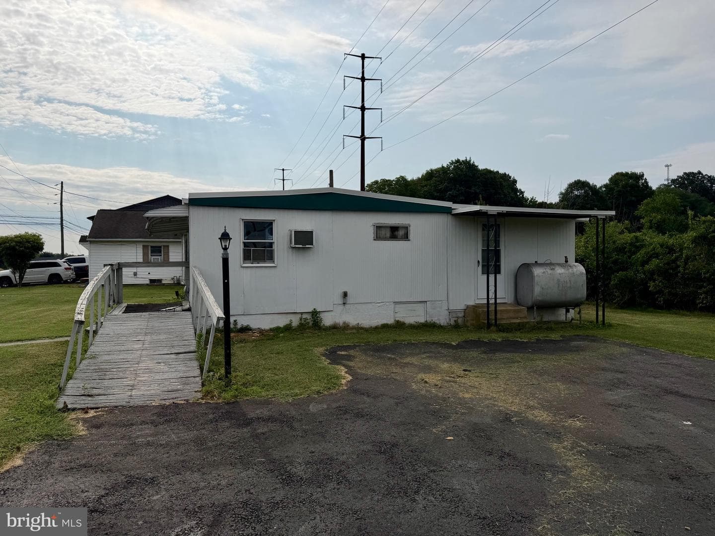 686 W Penn Avenue photo 3