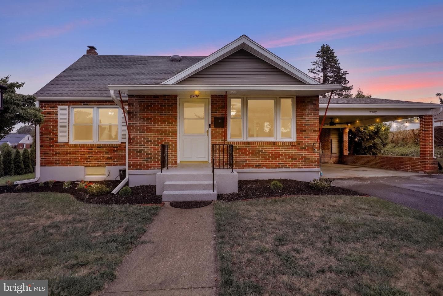 2902 Garfield photo 1