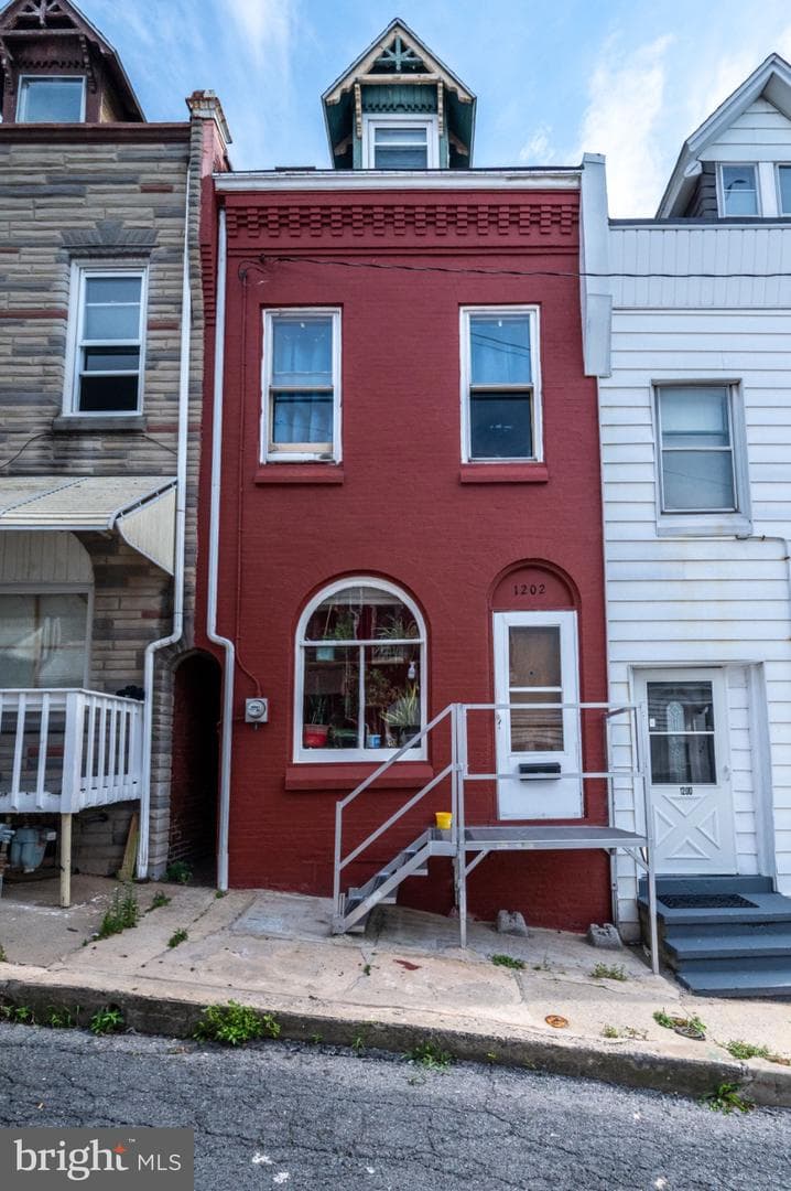 1202 Fidelity Street photo 1
