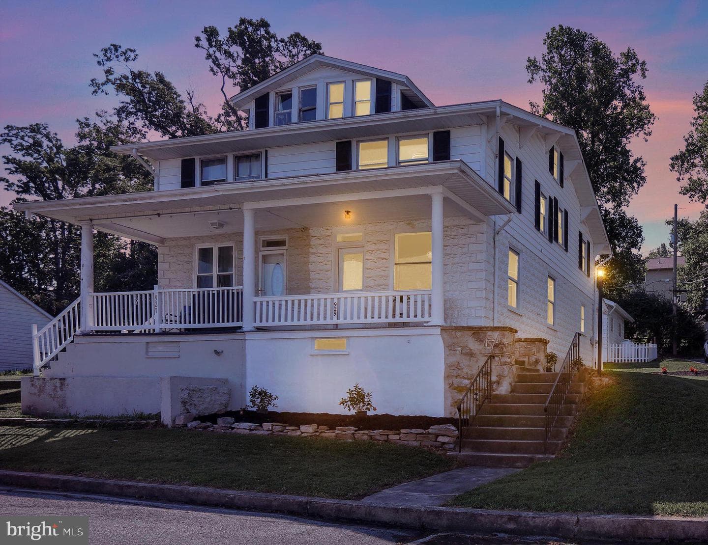929 John Street photo 1