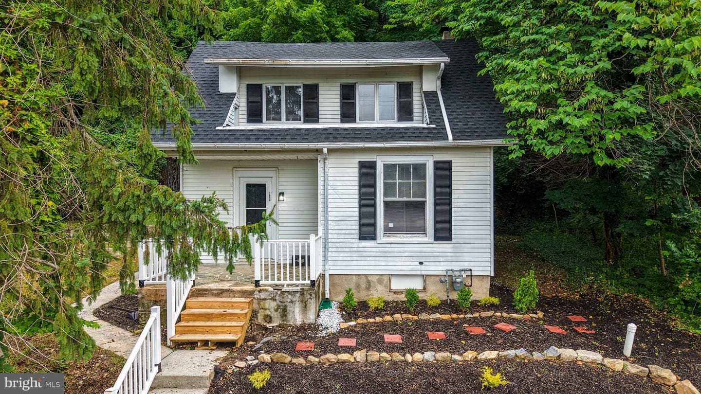 1050 Friedensburg Road photo 1