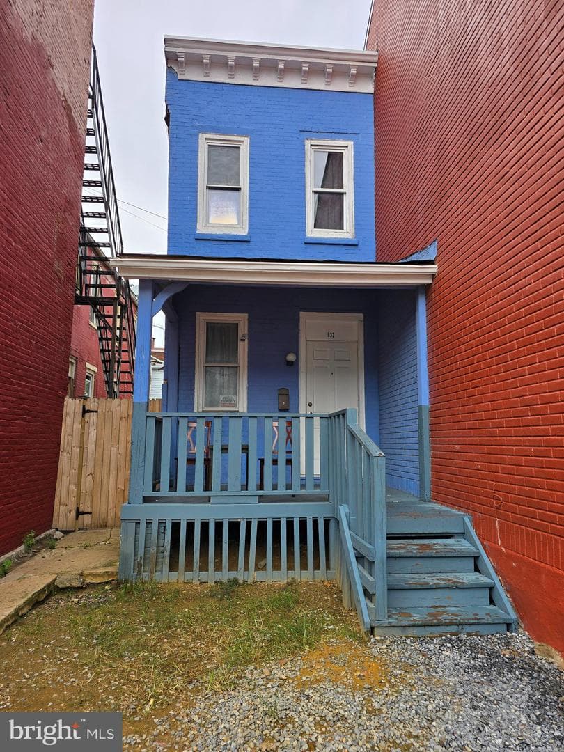 833 Green Street photo 1