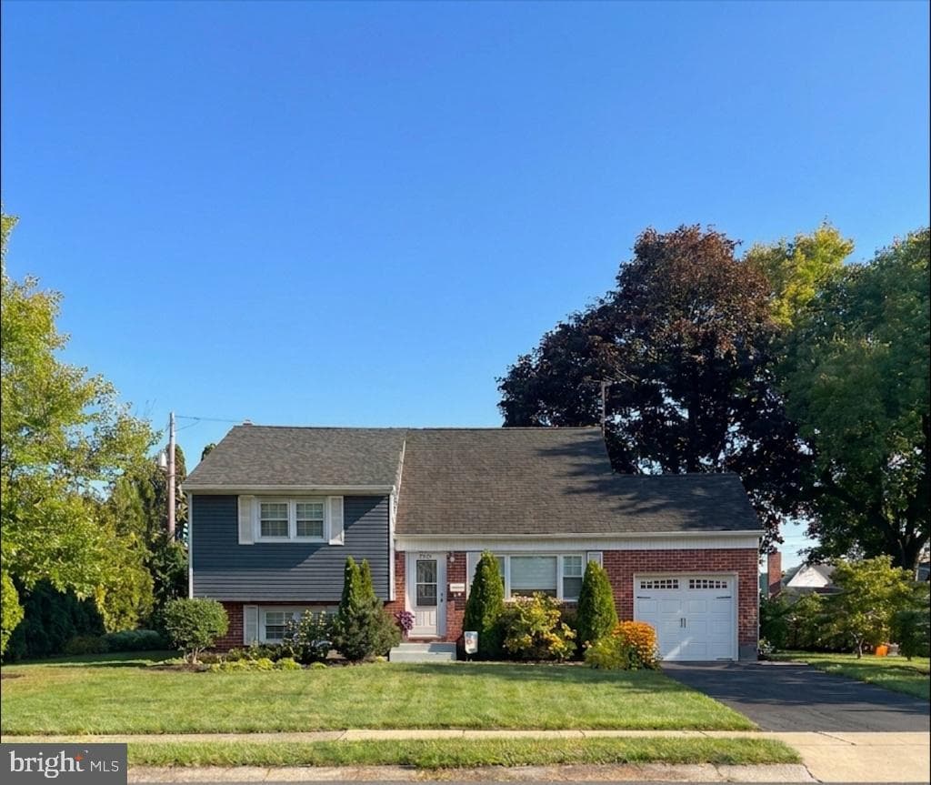 2614 Tennyson Avenue photo 1