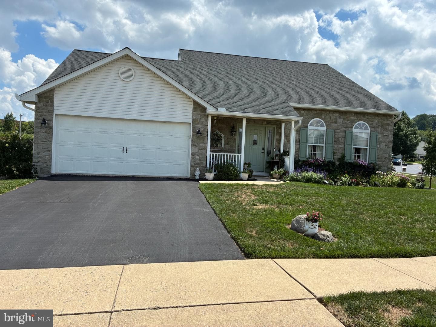 2401 John Henry Drive photo 1