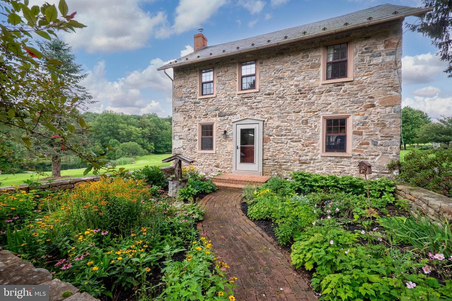 271 Wetzel Road photo 1