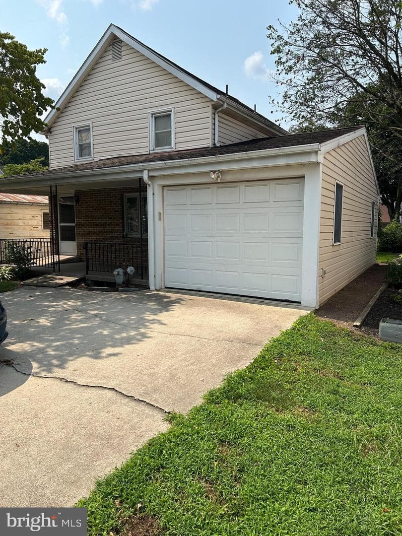 583 Columbia Avenue photo 1