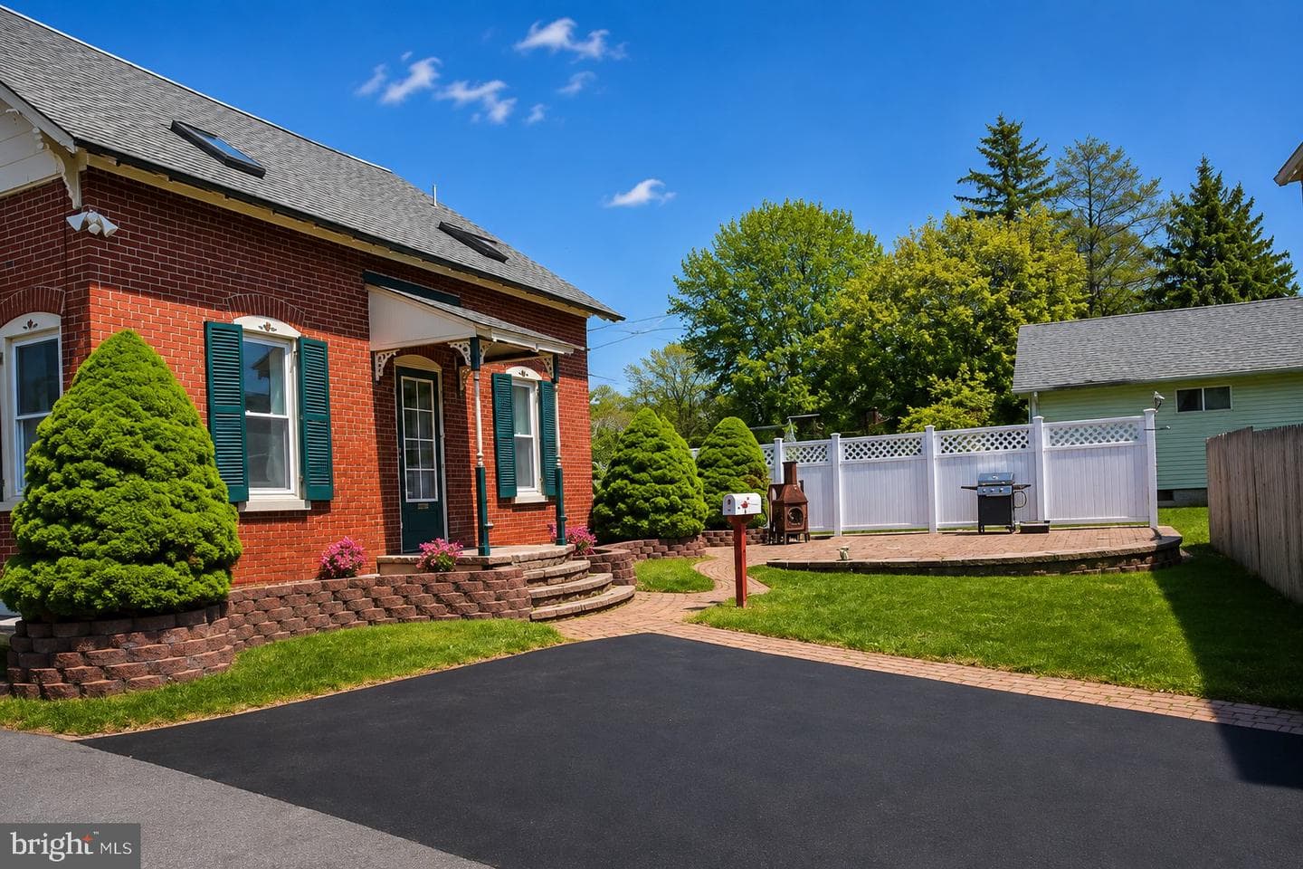 2129 Spring Street photo 1