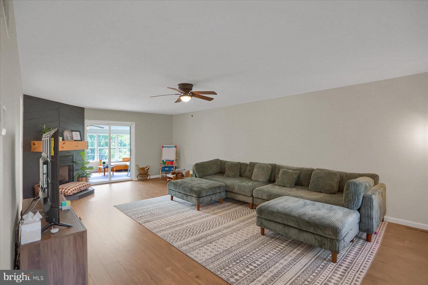 124 Clover Circle photo 5