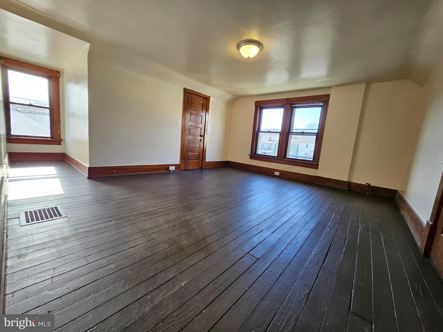 308 Cherry Avenue photo 17