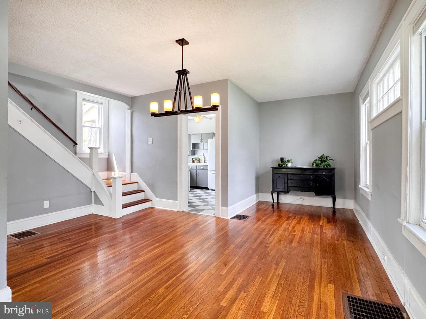 901 Belmont Avenue photo 13
