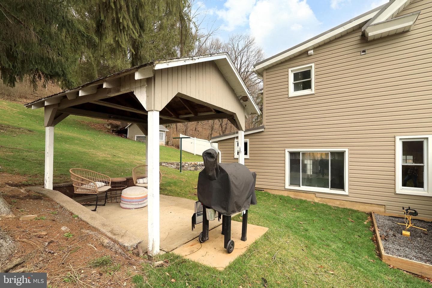901 Belmont Avenue photo 46