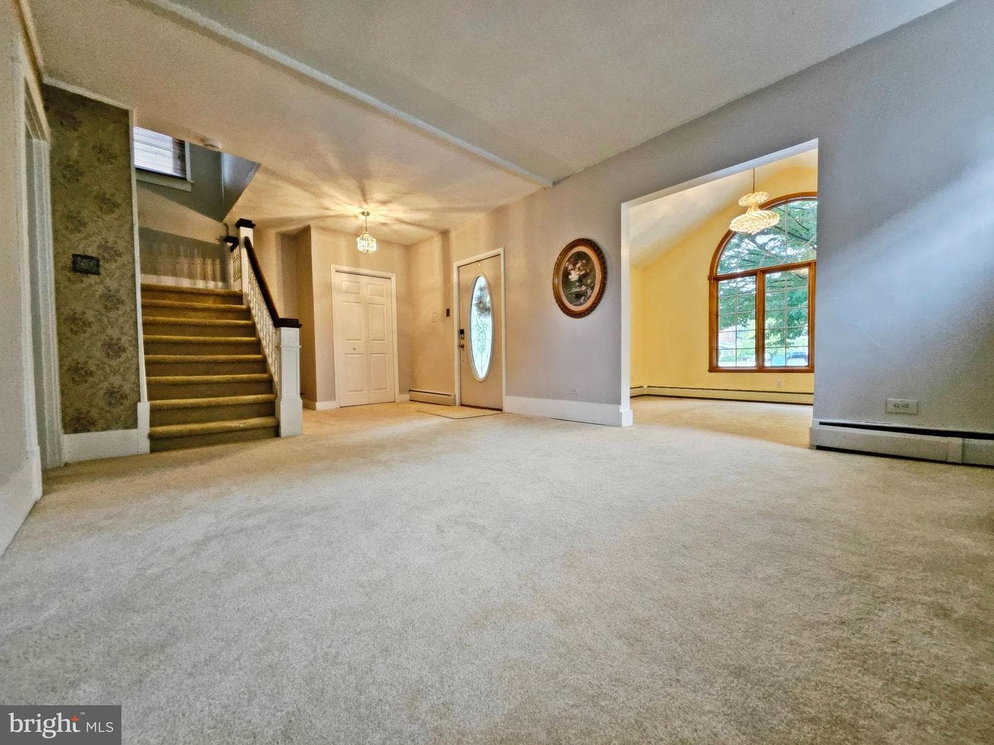 211 Logan Boulevard photo 3