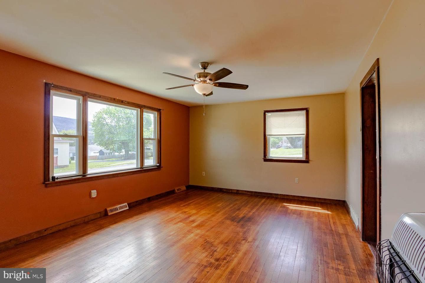 504 E Walton Avenue photo 5