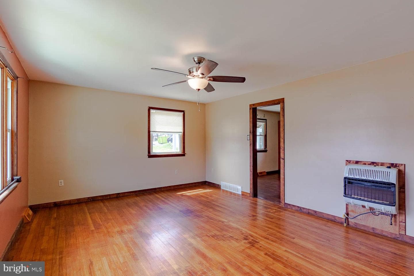504 E Walton Avenue photo 6