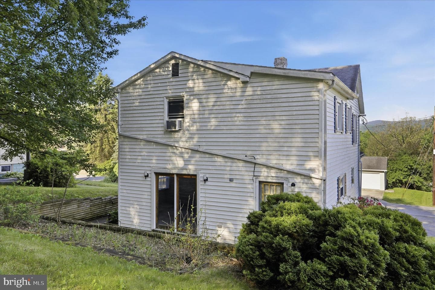 615 Jade Avenue photo 36