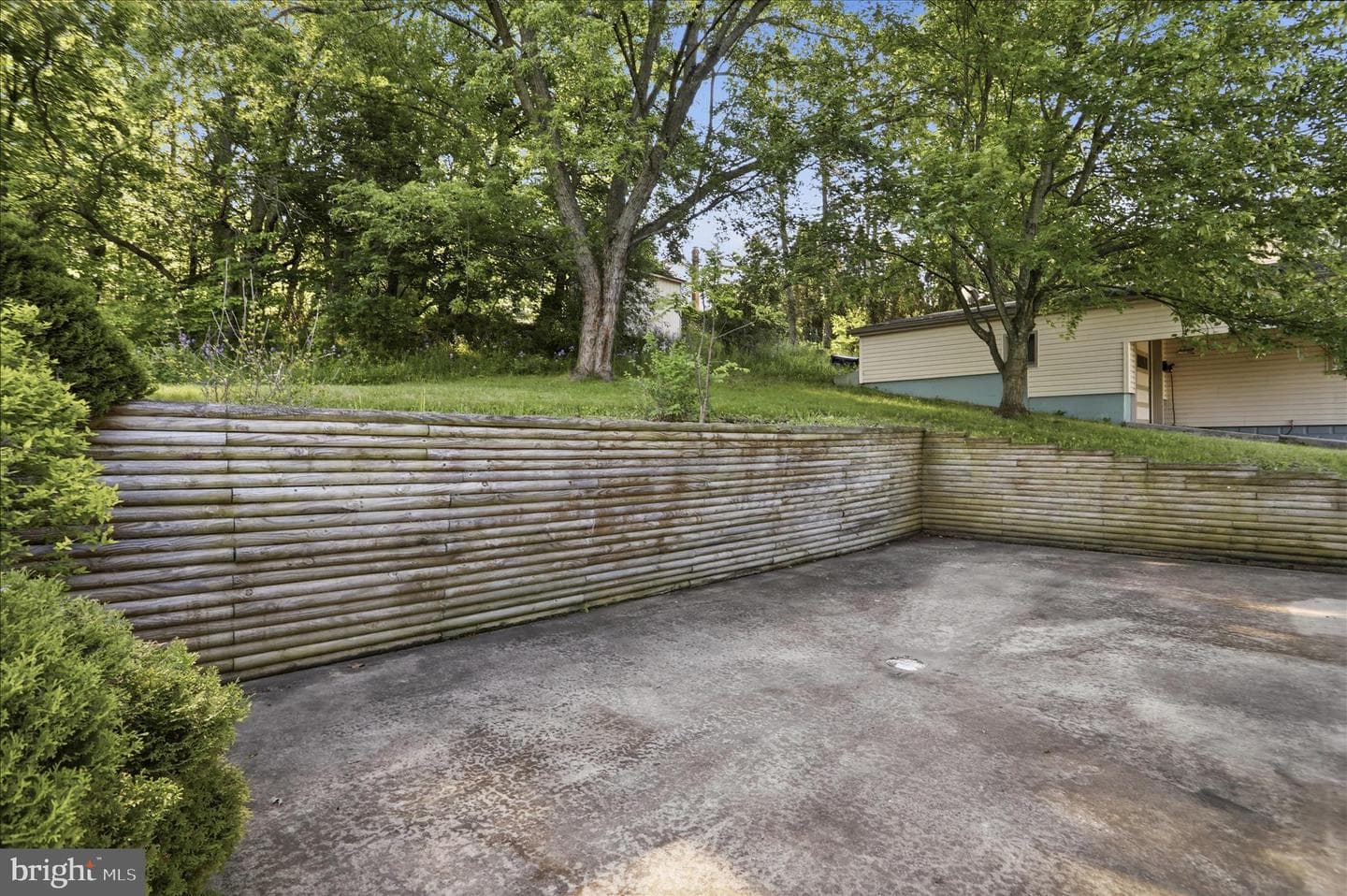 615 Jade Avenue photo 37