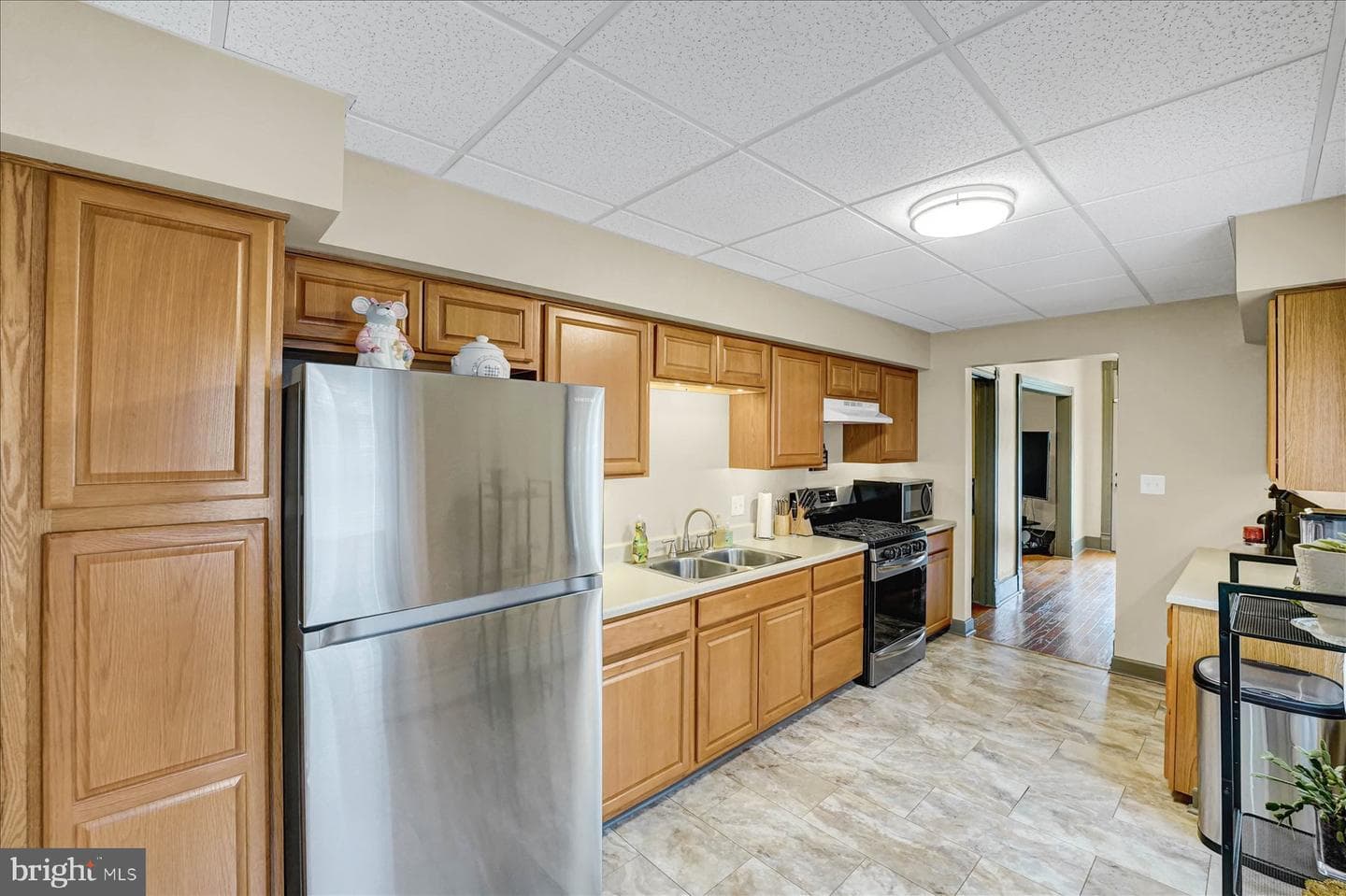 481 Park Ave photo 13