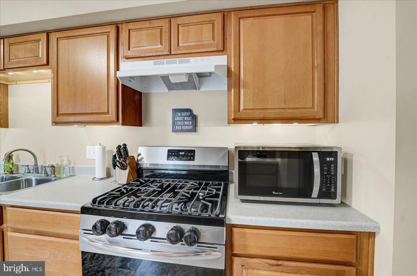 481 Park Ave photo 15
