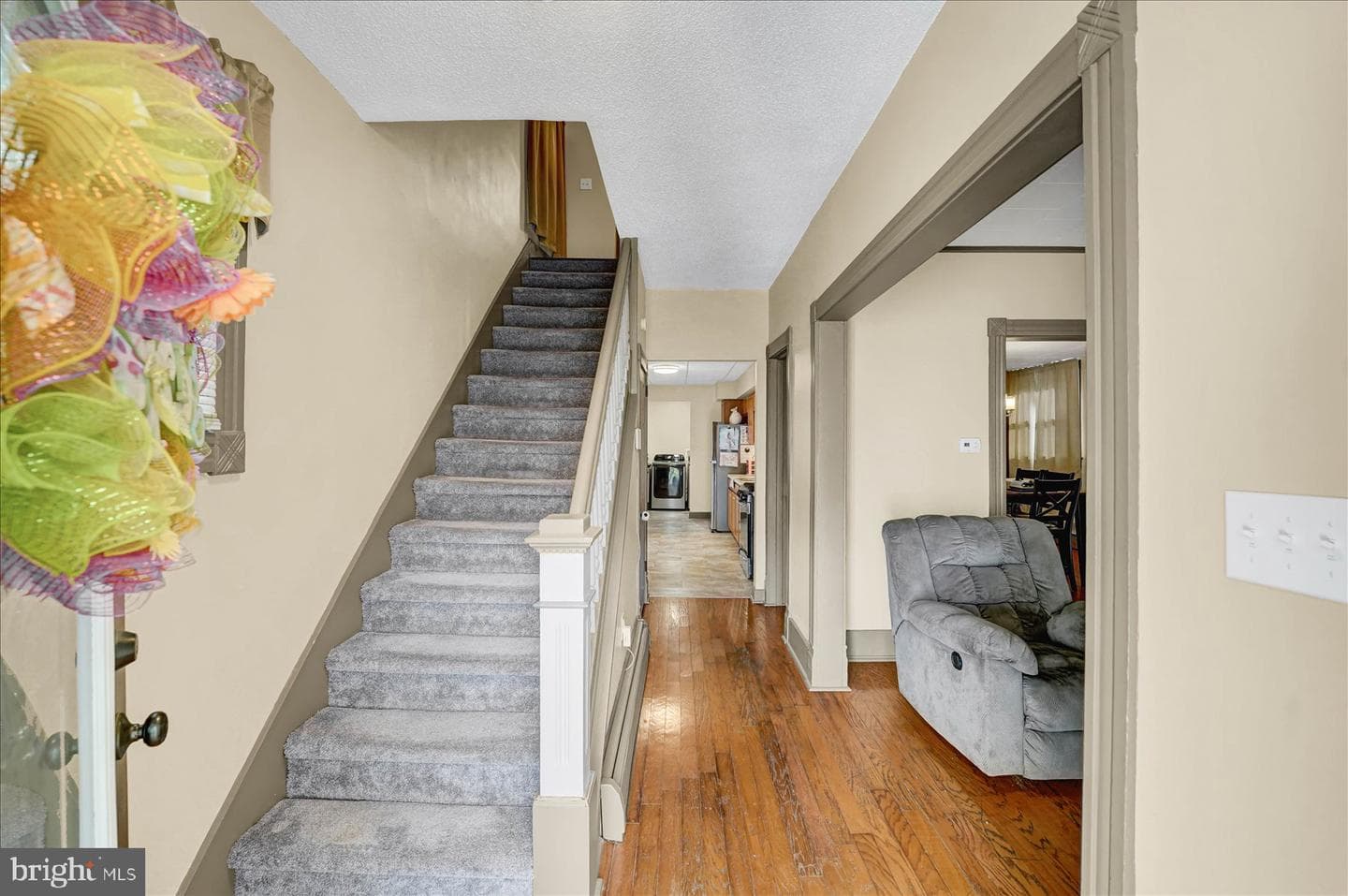 481 Park Ave photo 2