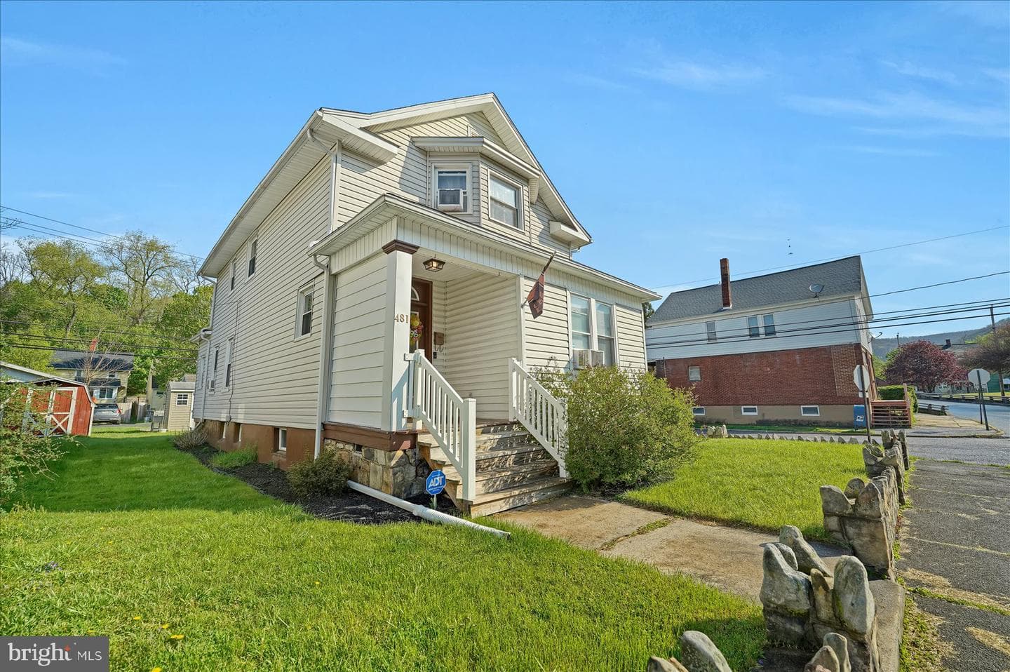 481 Park Ave photo 30