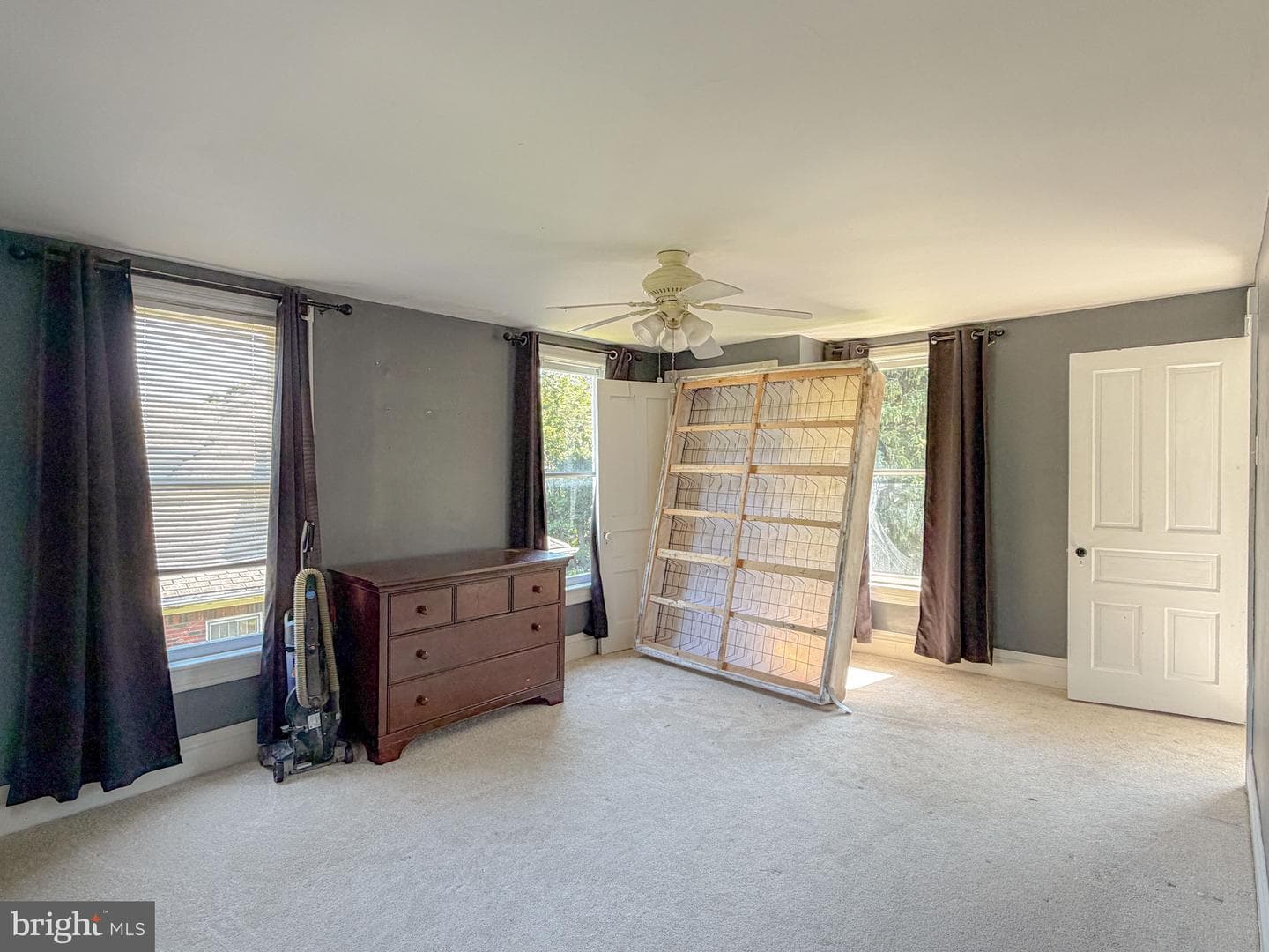 729 Bloomfield Street photo 20