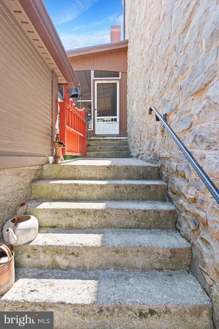 2877 Yellow Springs Drive photo 11