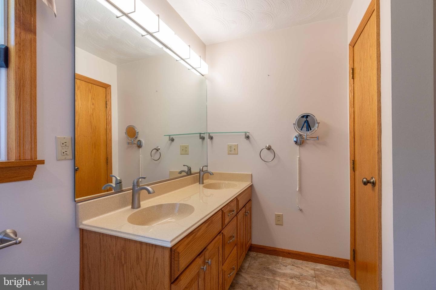 108 Susan Avenue photo 54