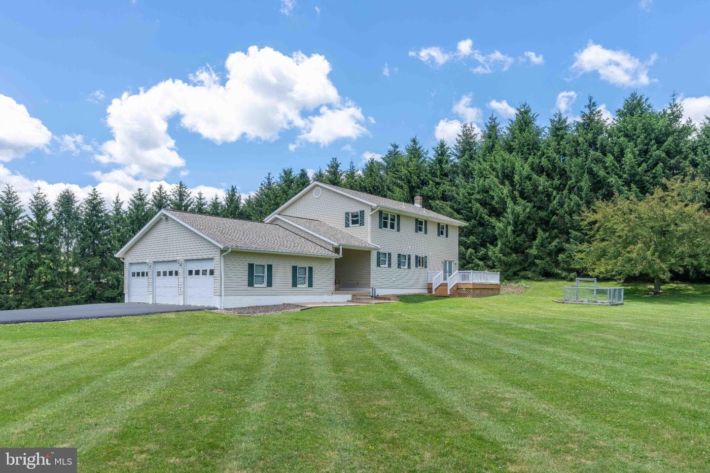 108 Susan Avenue photo 6