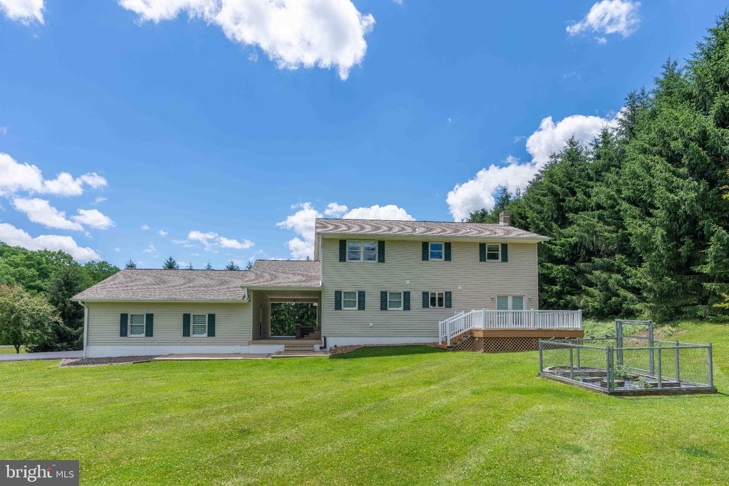 108 Susan Avenue photo 8