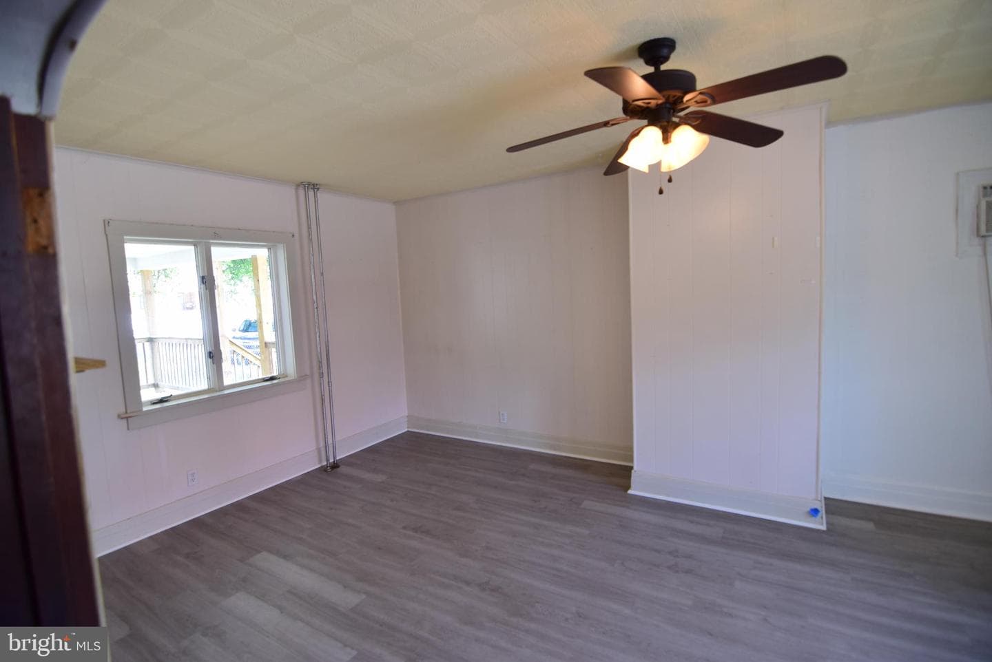1355 Logan Avenue photo 21