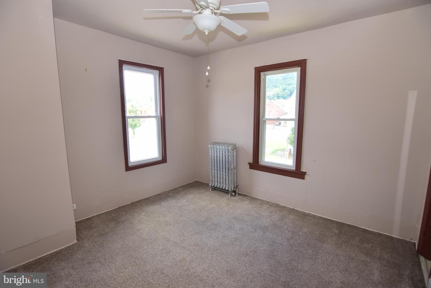 1355 Logan Avenue photo 36