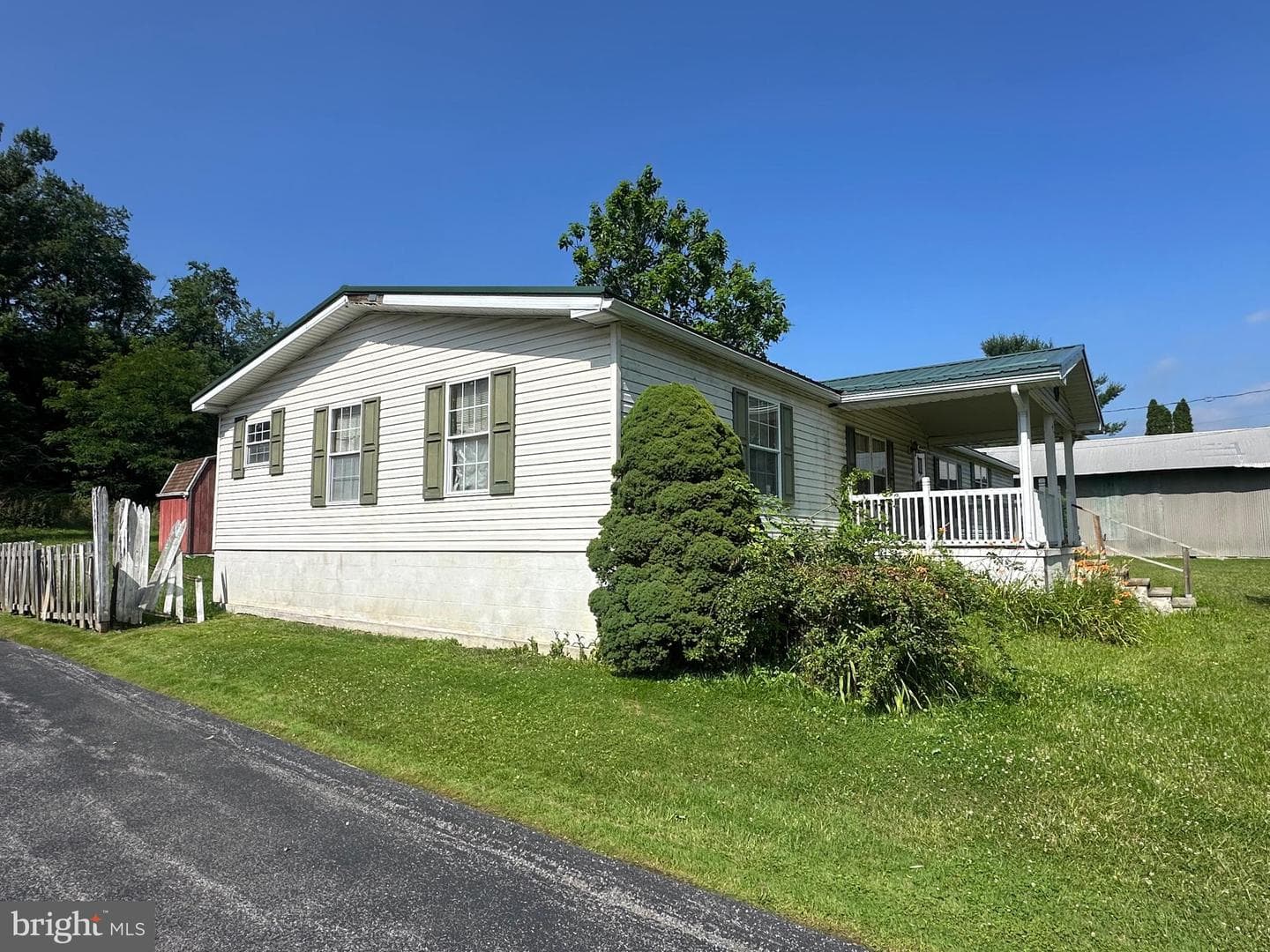 643 Pletcher Rd photo 3